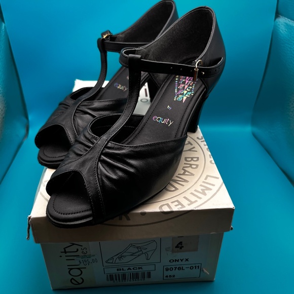 💃 DANCING SHOES Equity - Made in England. AS NEW - Picture 8 of 8